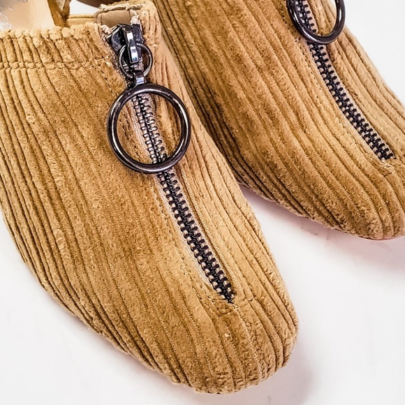 Retro Corduroy Front Zip Detail kitten Heel Pump - Picture 2 of 5